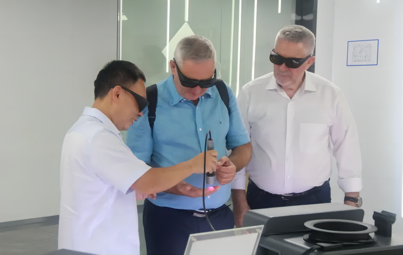 Hungarica Scientia et Technologia et Oeconomica et Trade Cooperatio Delegationis Visits PBM Medical Laser explorare Fines Laser Technologiae